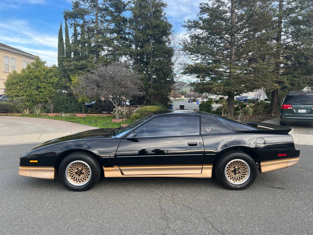 Pontiac-Trans-am-1985-19