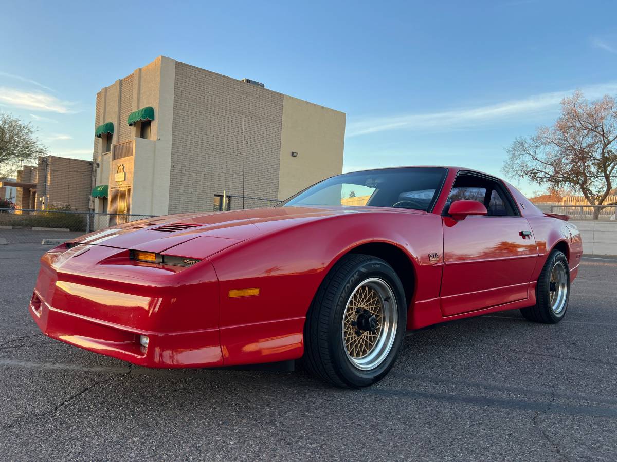 Pontiac-Trans-am-gta-1987-17