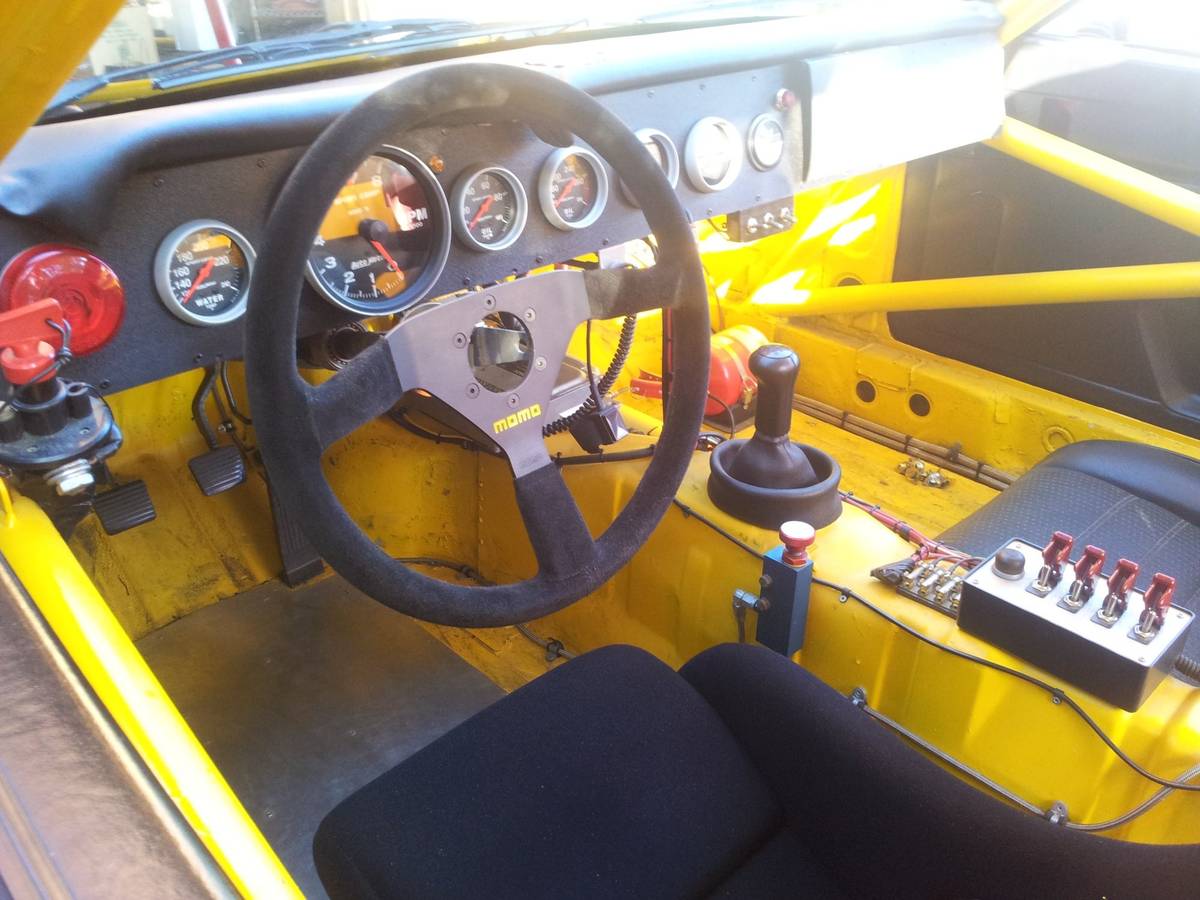 Porsche-1983-yellow-2-19