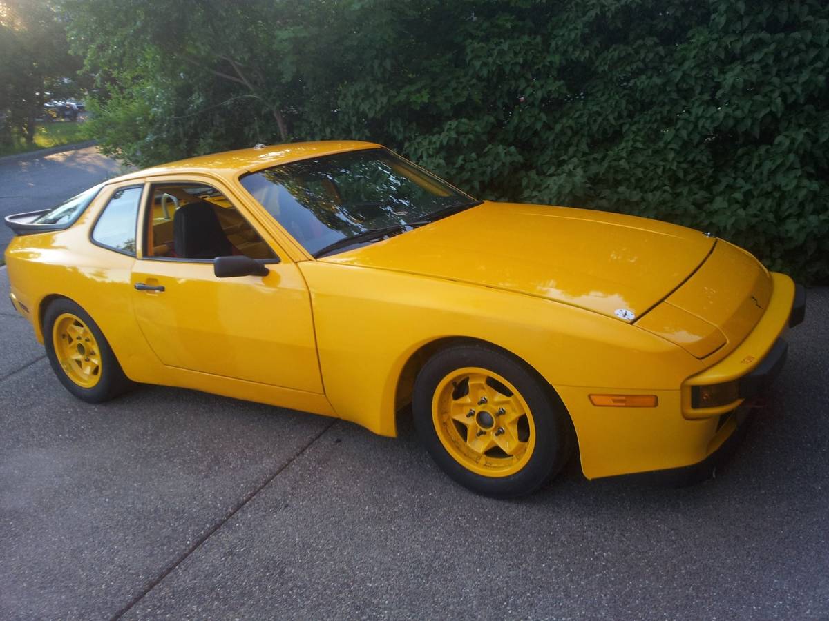 Porsche-1983-yellow-2-22