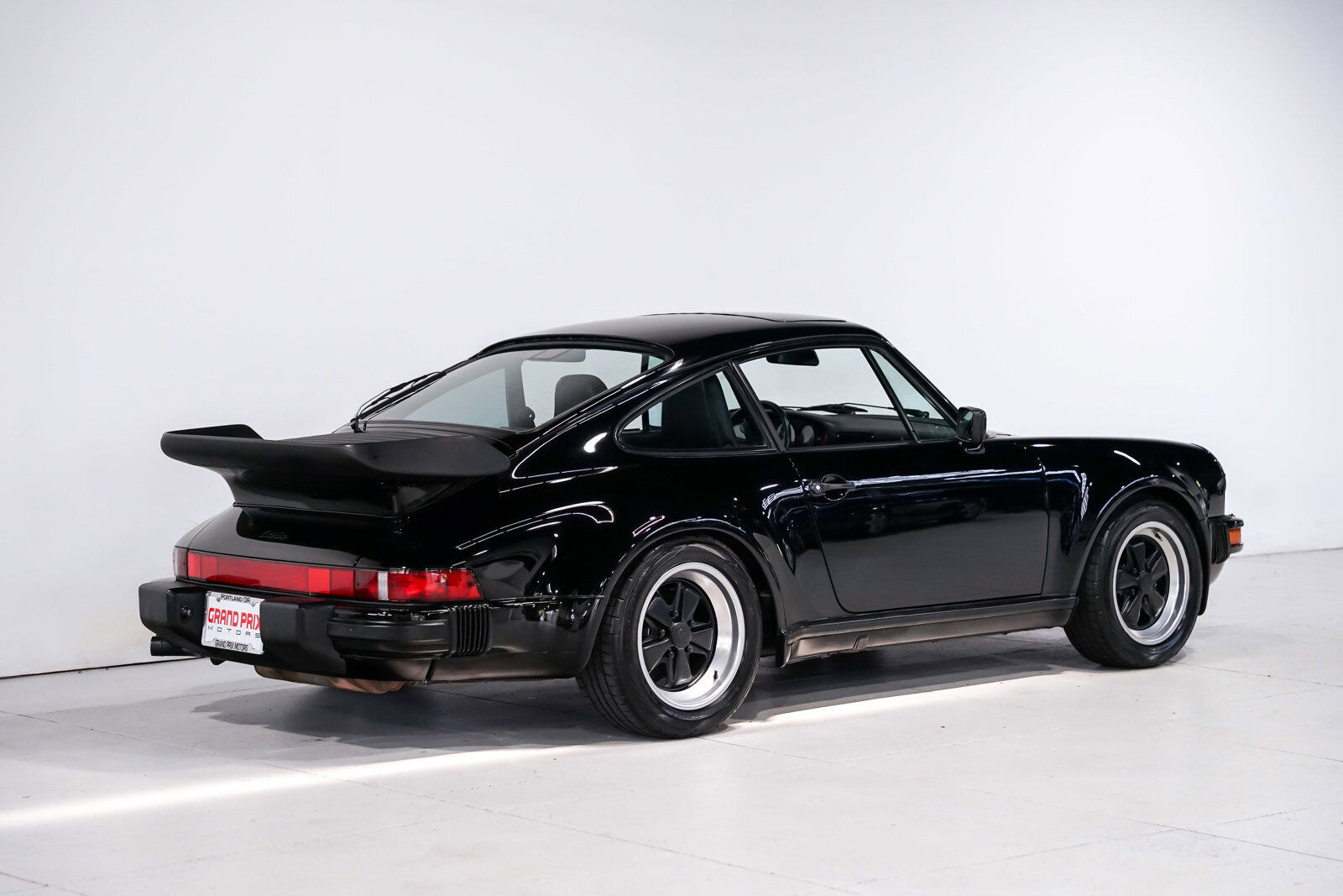 Porsche-911-1989-Black-55460-2