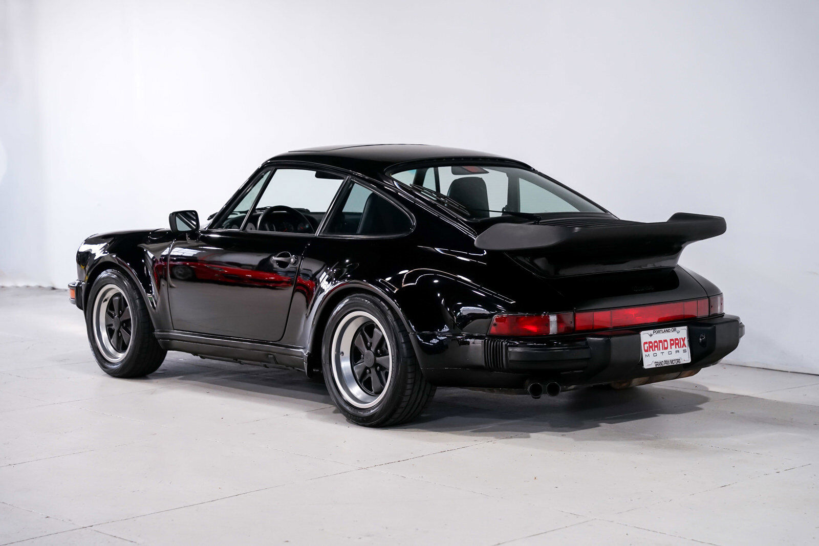 Porsche-911-1989-Black-55460-7