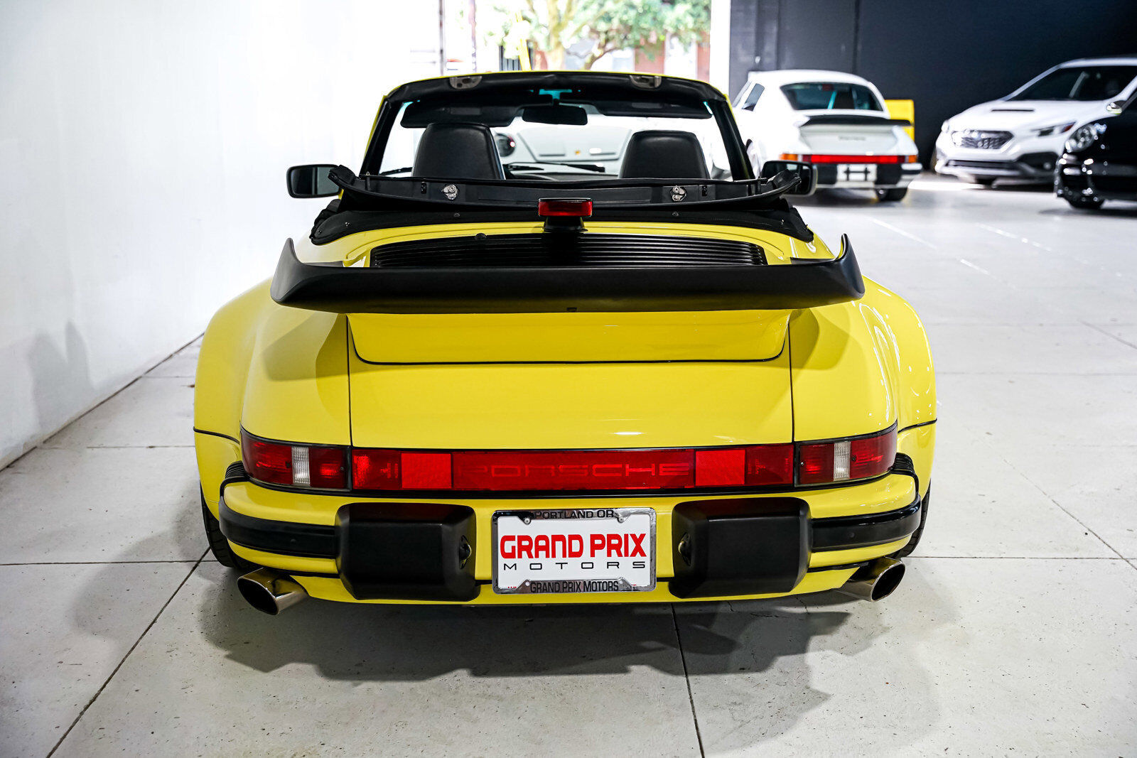 Porsche-911-Cabriolet-1987-Black-70813-4