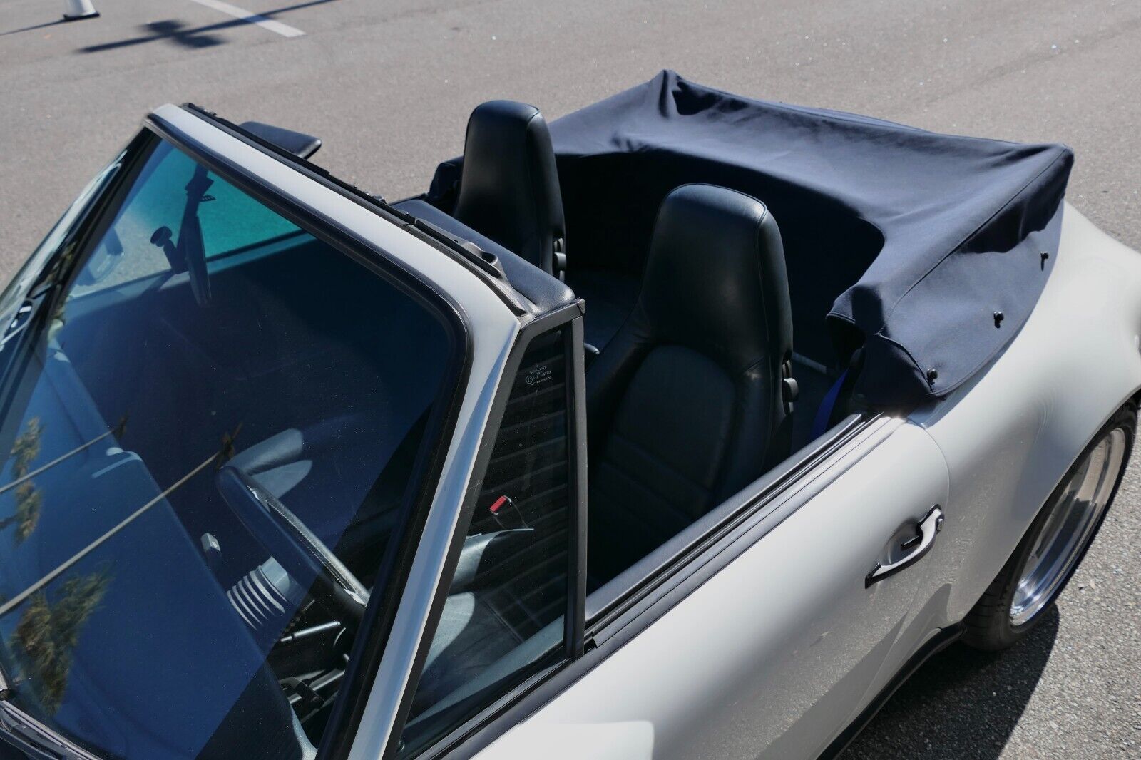 Porsche-911-Cabriolet-1988-White-Blue-128699-26