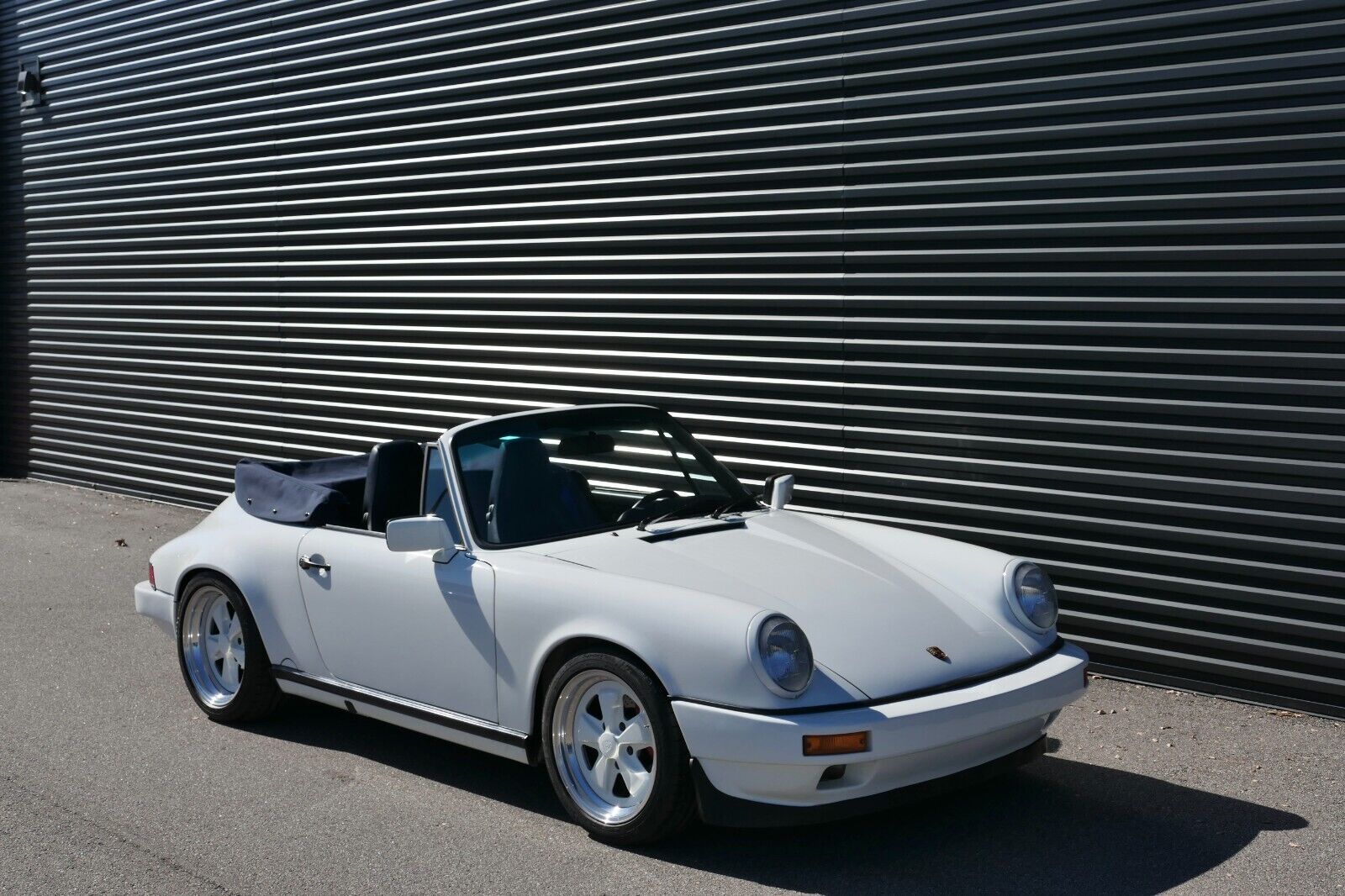 Porsche-911-Cabriolet-1988-White-Blue-128699-6