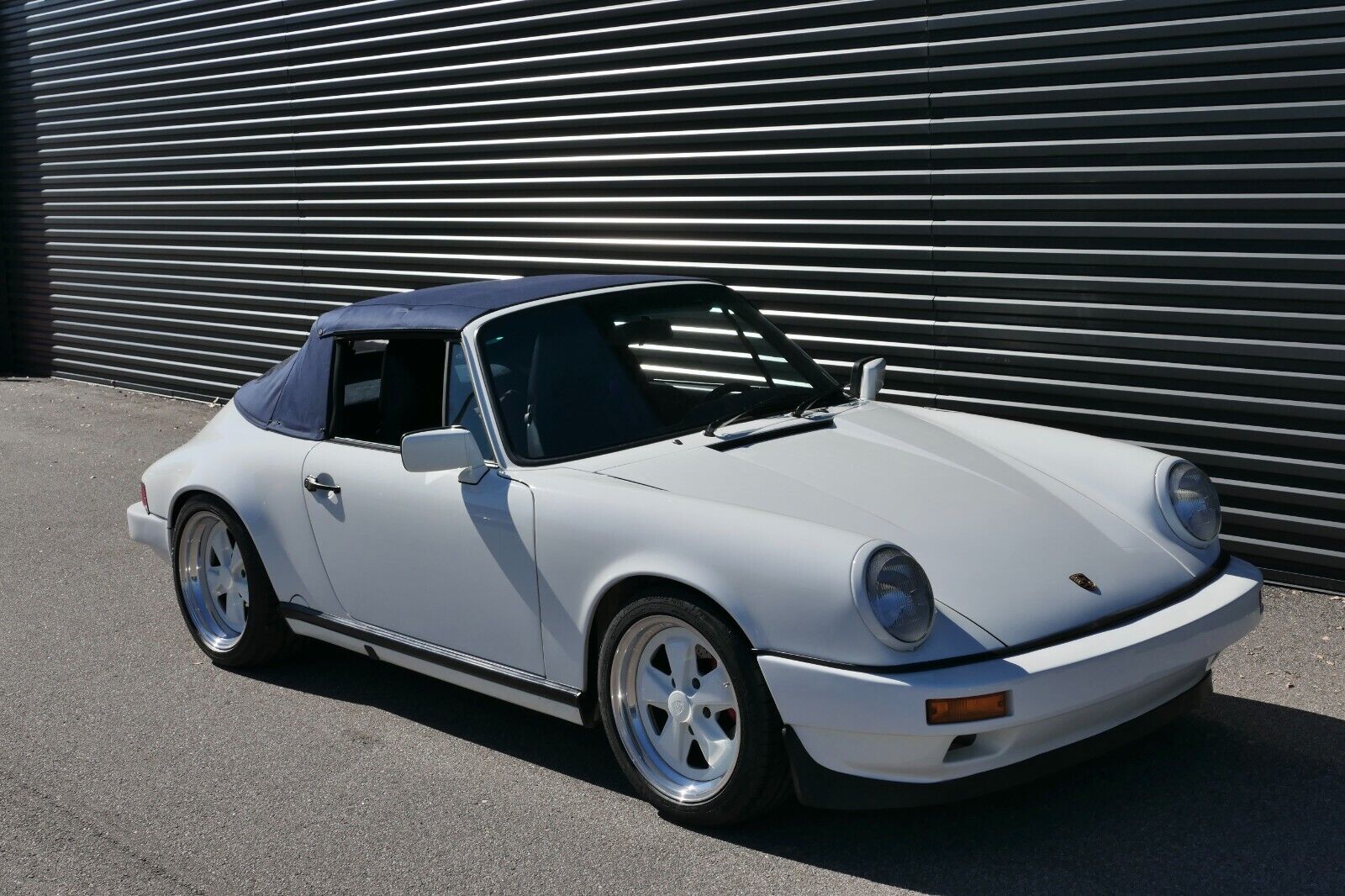 Porsche-911-Cabriolet-1988-White-Blue-128699-7