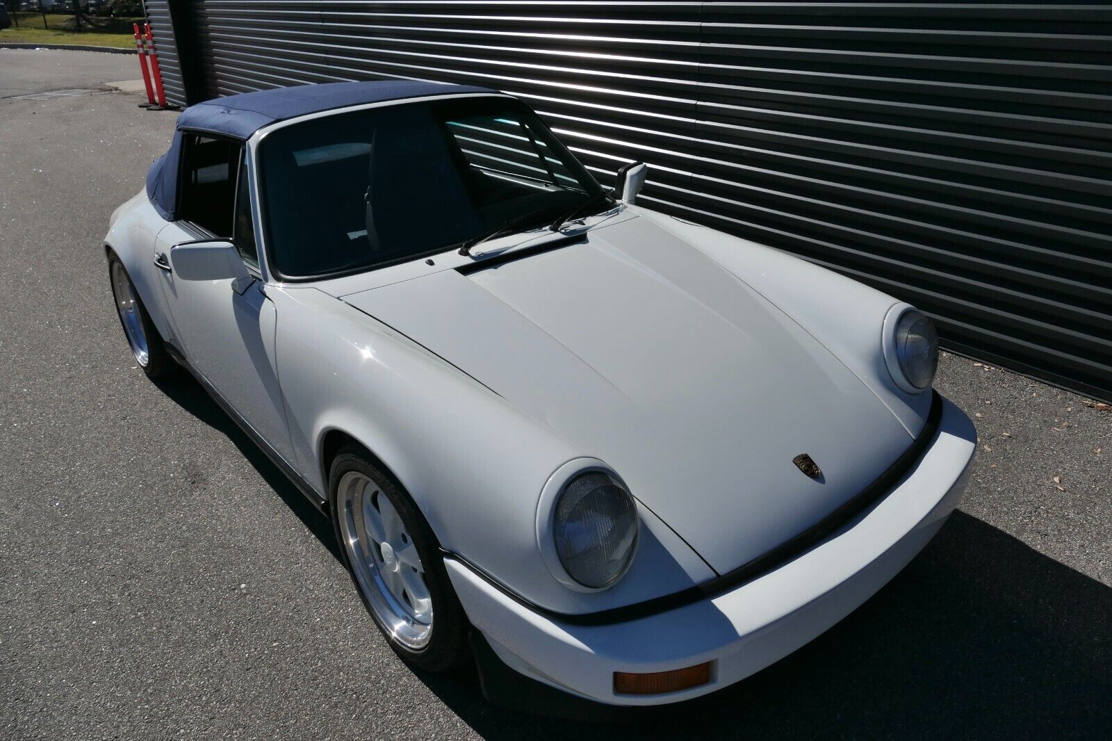 Porsche-911-Cabriolet-1988-White-Blue-128699-8