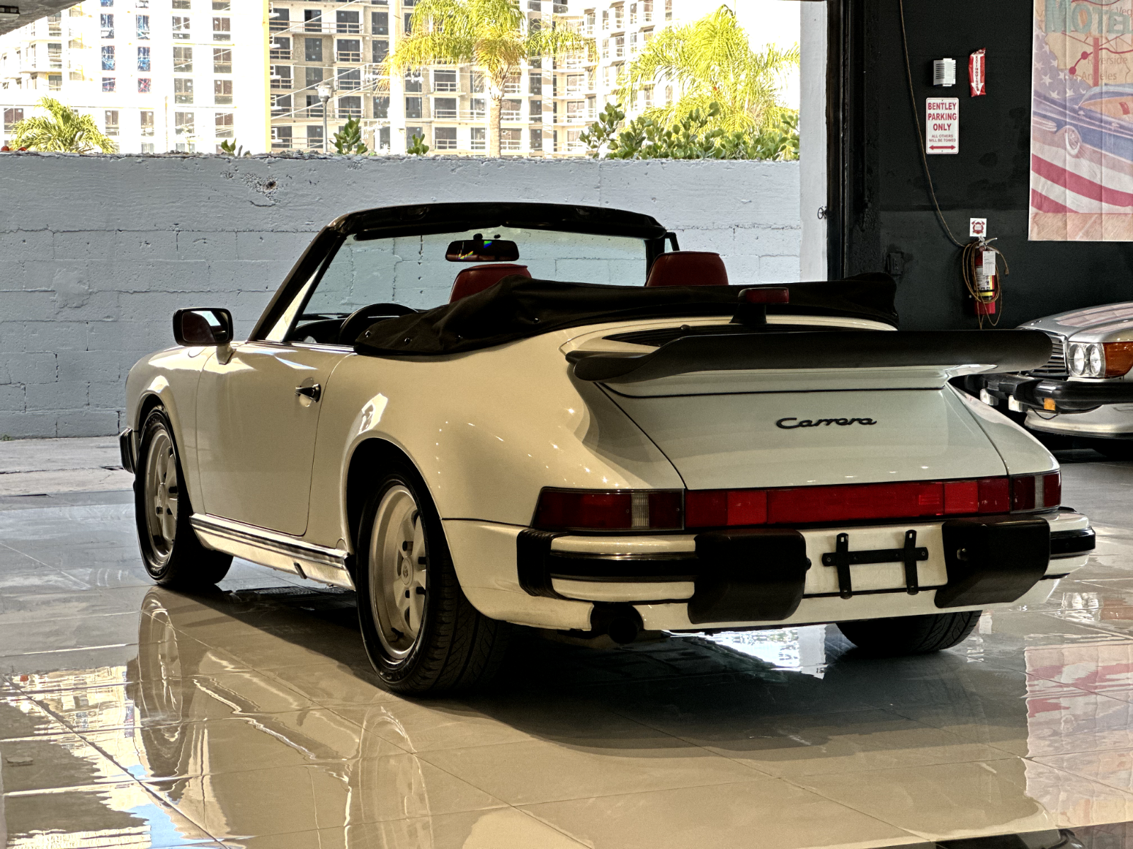 Porsche-911-Cabriolet-1988-White-Red-116700-10