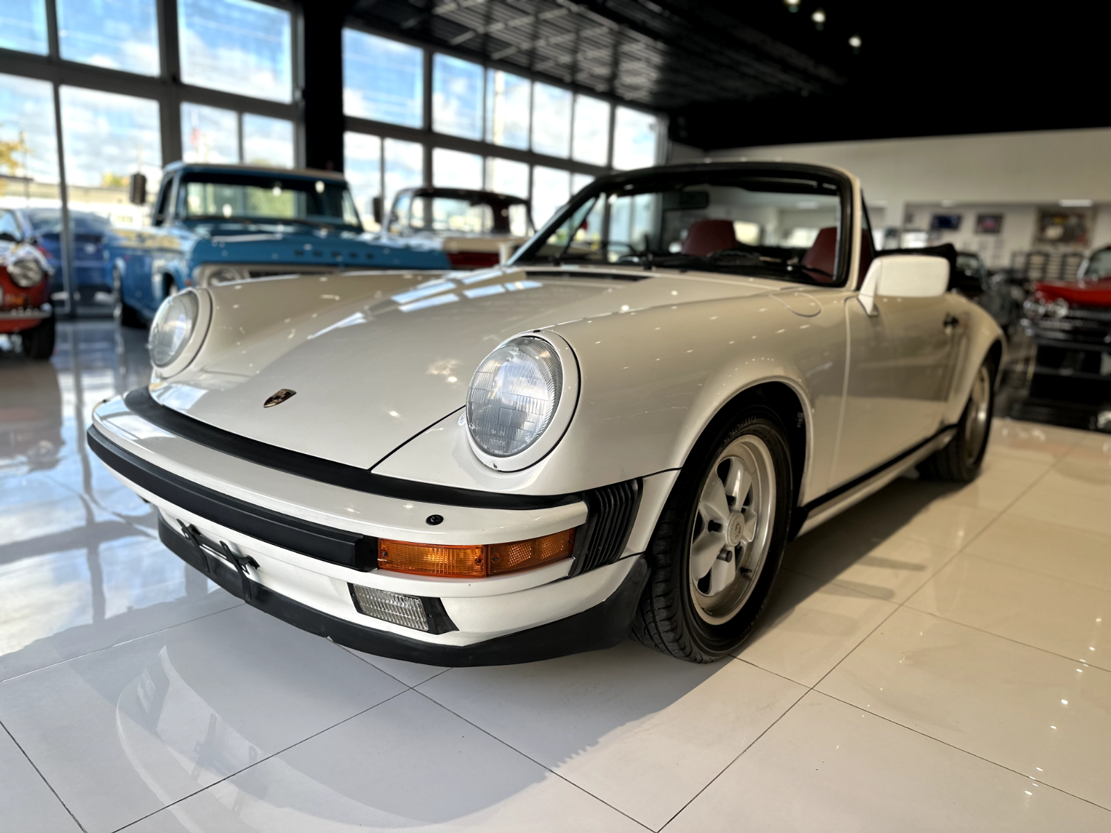 Porsche-911-Cabriolet-1988-White-Red-116700-3