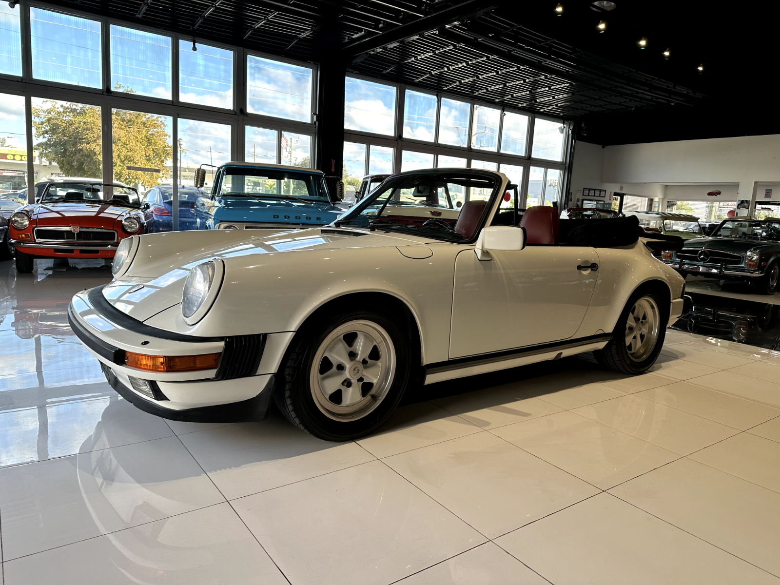 Porsche-911-Cabriolet-1988-White-Red-116700-5