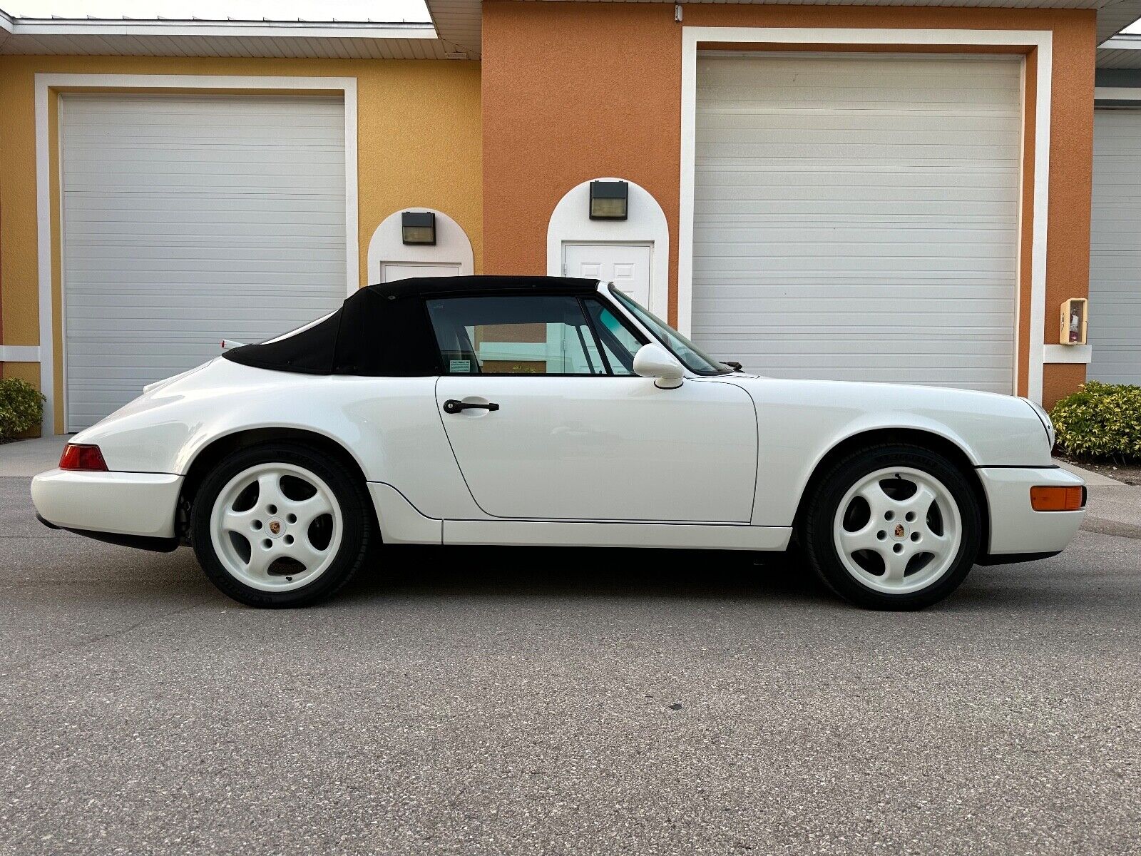 Porsche-911-Cabriolet-1993-White-Gray-42744-12