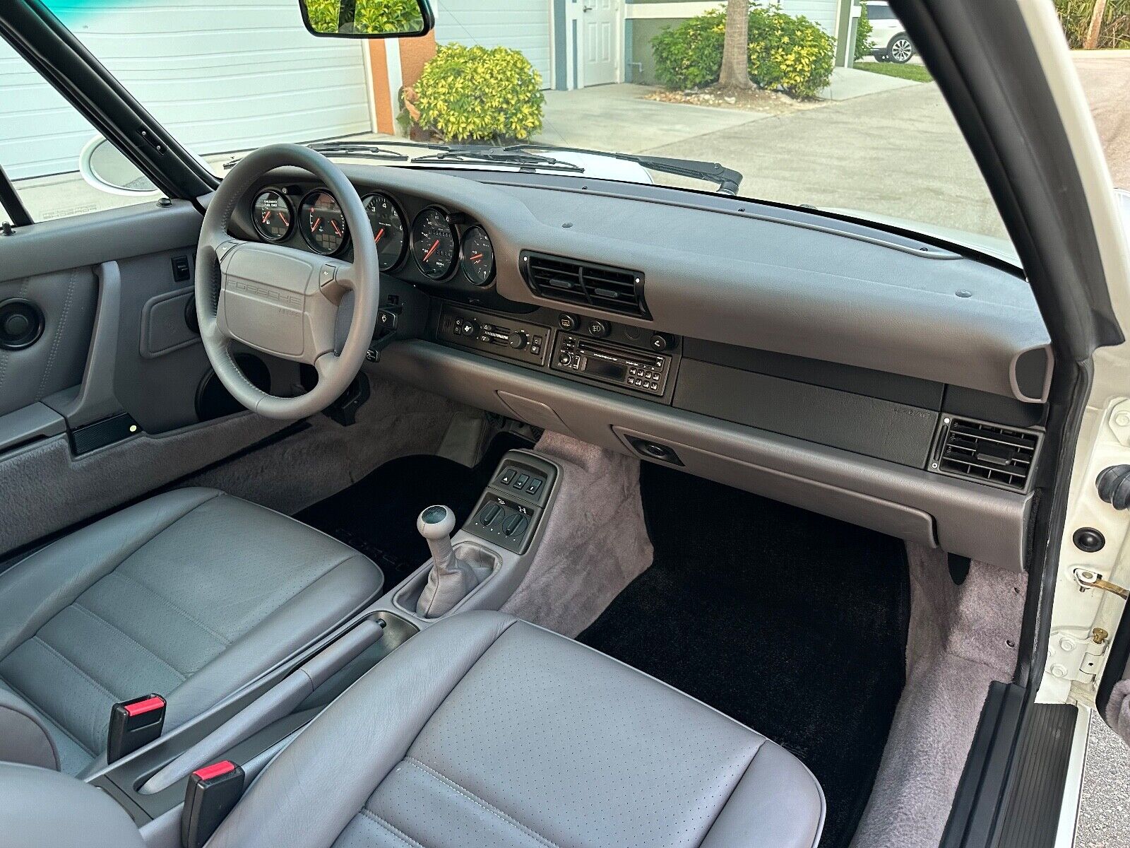 Porsche-911-Cabriolet-1993-White-Gray-42744-32