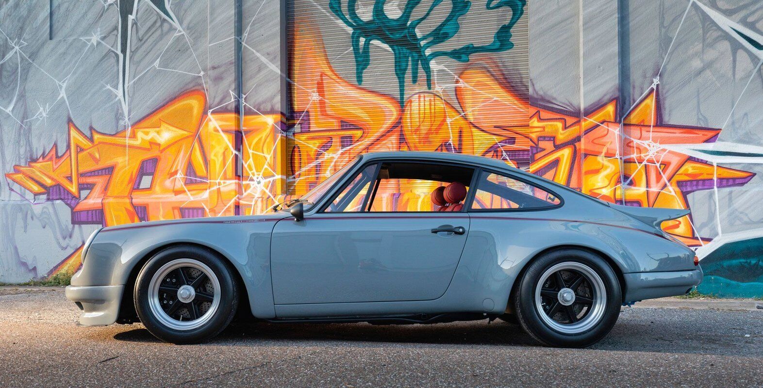 Porsche-911-Coupe-1970-Gray-Red-805-1