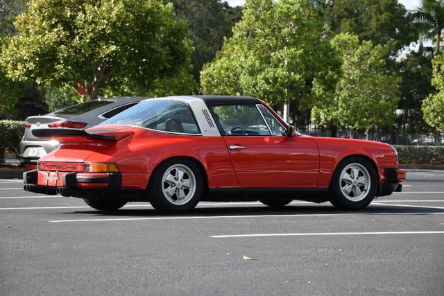 Porsche-911-Coupe-1974-Red-Black-52793-4