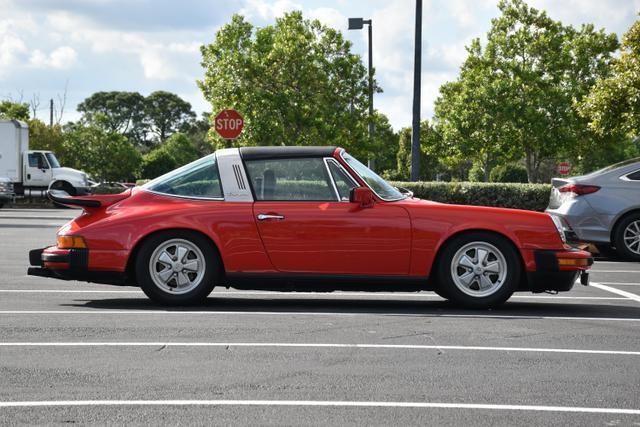 Porsche-911-Coupe-1974-Red-Black-52793-5