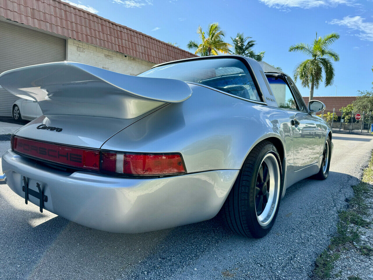 Porsche-911-Coupe-1976-Silver-Black-53956-24