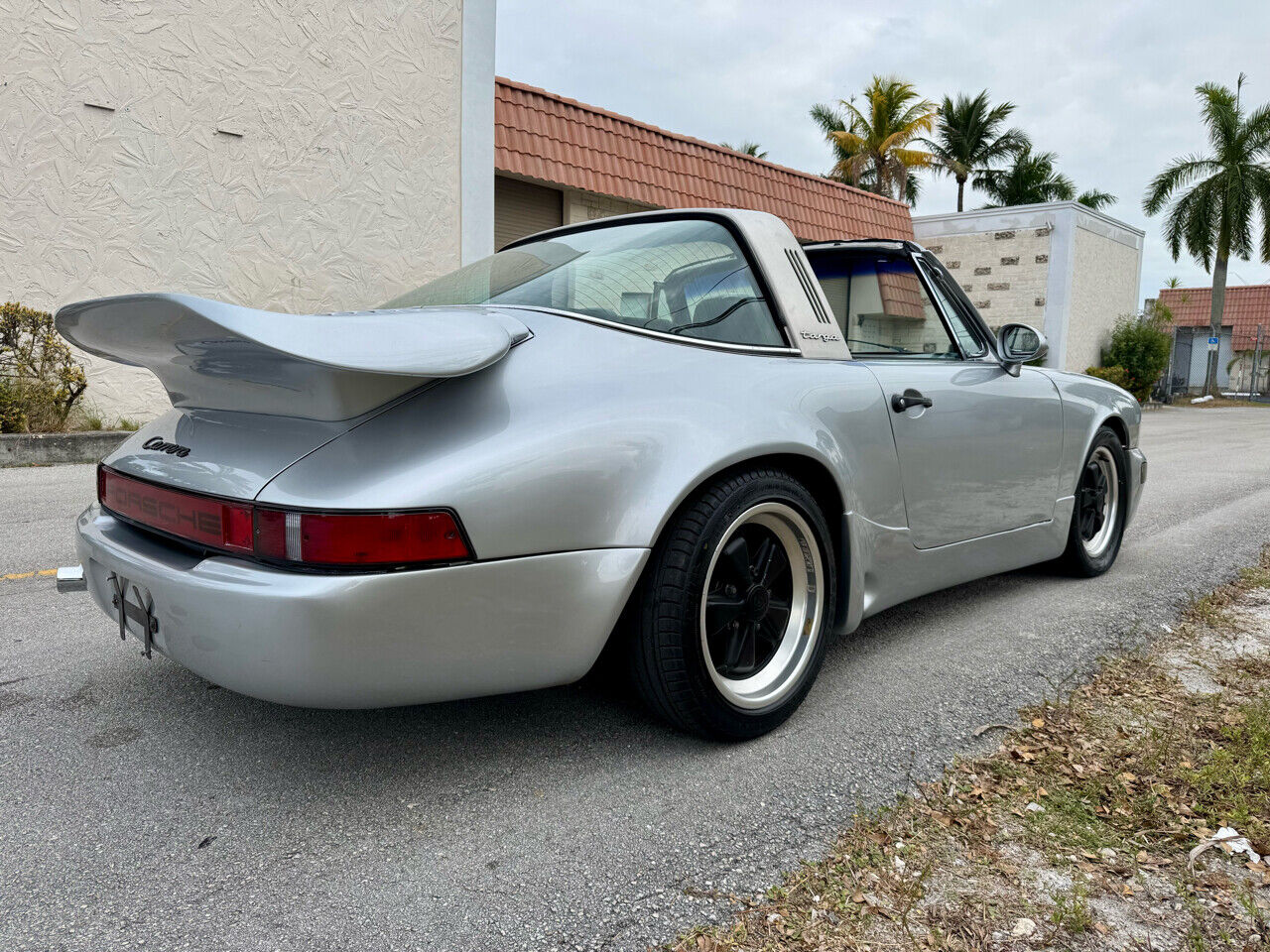 Porsche-911-Coupe-1976-Silver-Black-53956-4