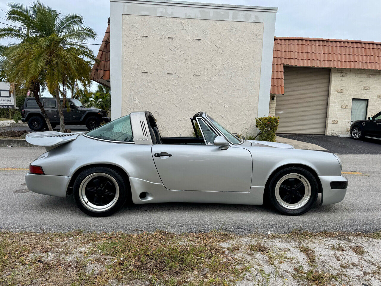 Porsche-911-Coupe-1976-Silver-Black-53956-5