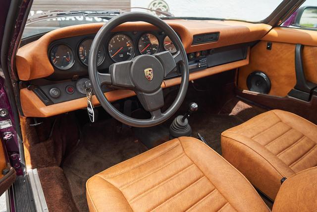 Porsche-911-Coupe-1977-Burgundy-Beige-140834-11