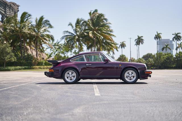 Porsche-911-Coupe-1977-Burgundy-Beige-140834-7