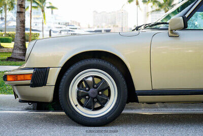 Porsche-911-Coupe-1982-Gold-Brown-106407-3