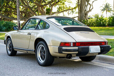 Porsche-911-Coupe-1982-Gold-Brown-106407-5