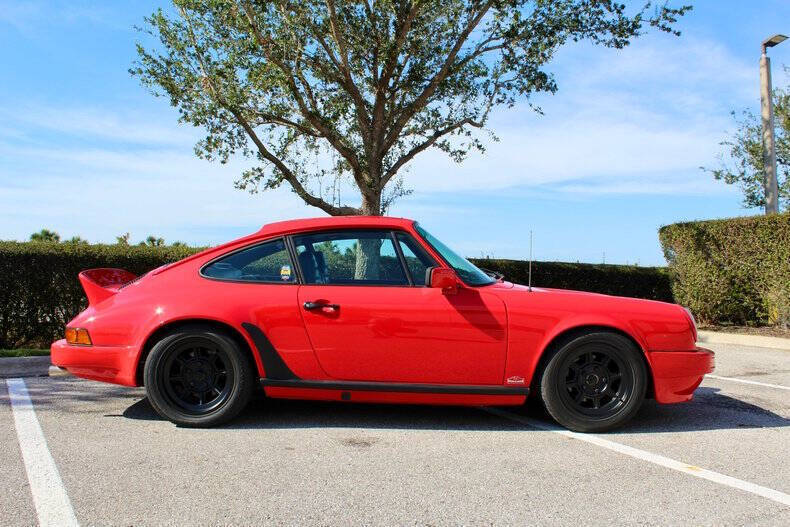 Porsche-911-Coupe-1982-Red-Black-244551-1