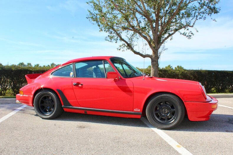 Porsche-911-Coupe-1982-Red-Black-244551-2