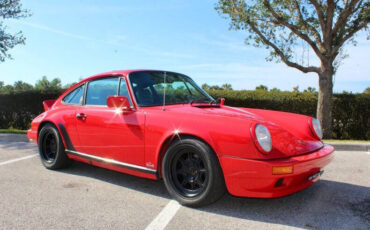 Porsche-911-Coupe-1982-Red-Black-244551-3