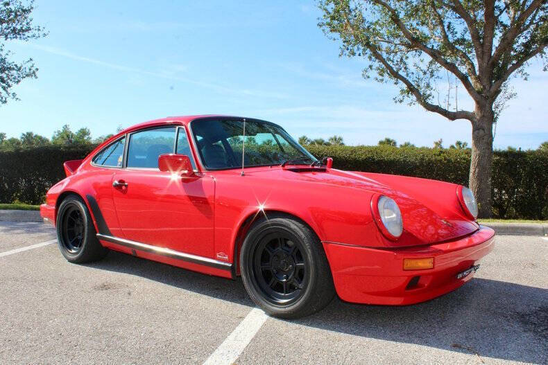 Porsche-911-Coupe-1982-Red-Black-244551-3