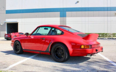 Porsche-911-Coupe-1982-Red-Black-244551-9