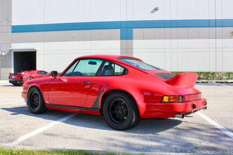 Porsche-911-Coupe-1982-Red-Black-244551-9