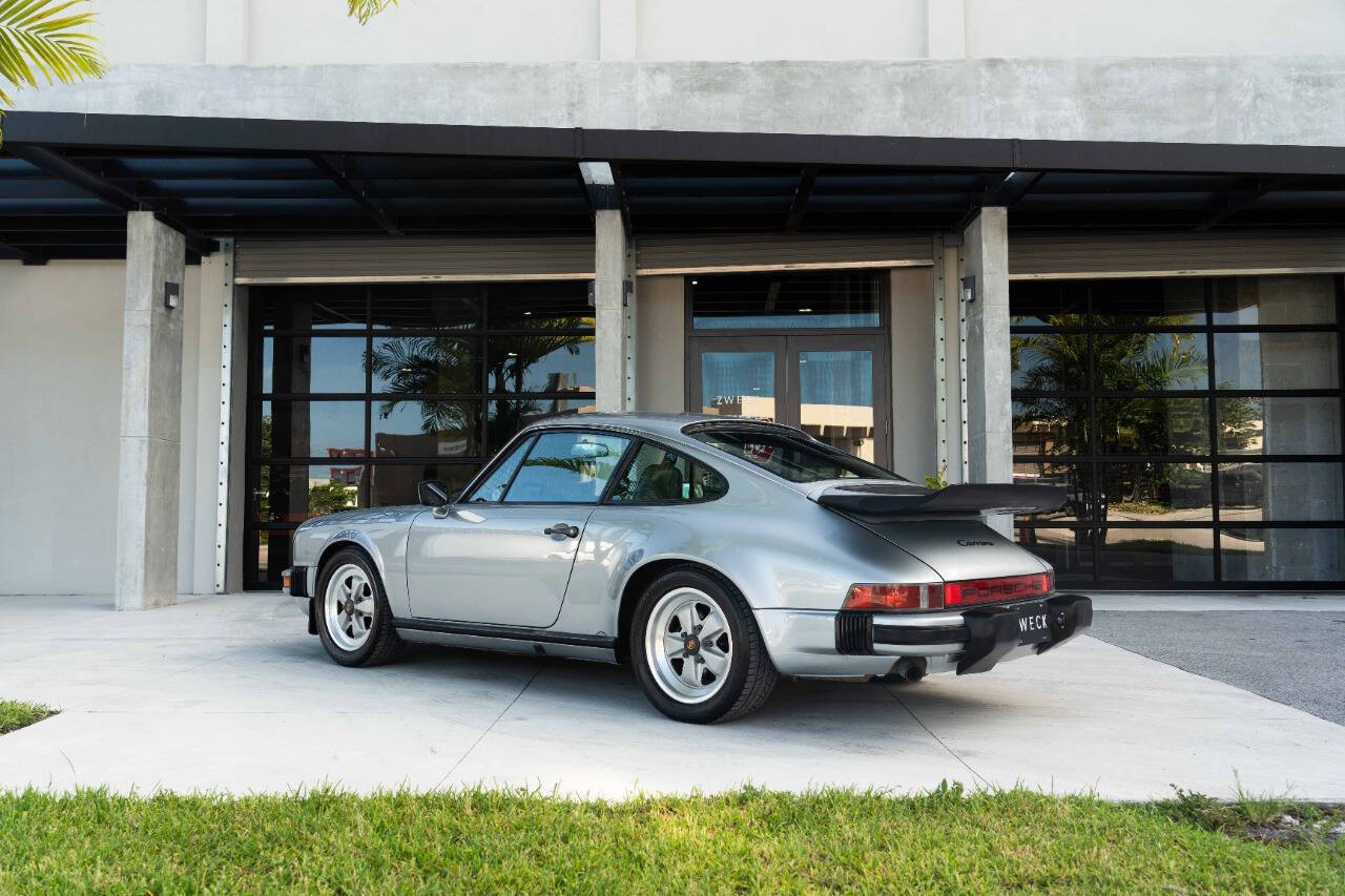 Porsche-911-Coupe-1984-Sapphire-Metallic-Blue-233498-1