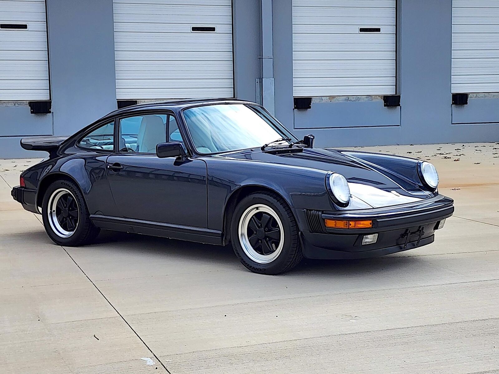 Porsche-911-Coupe-1988-Blue-Beige-56768-2