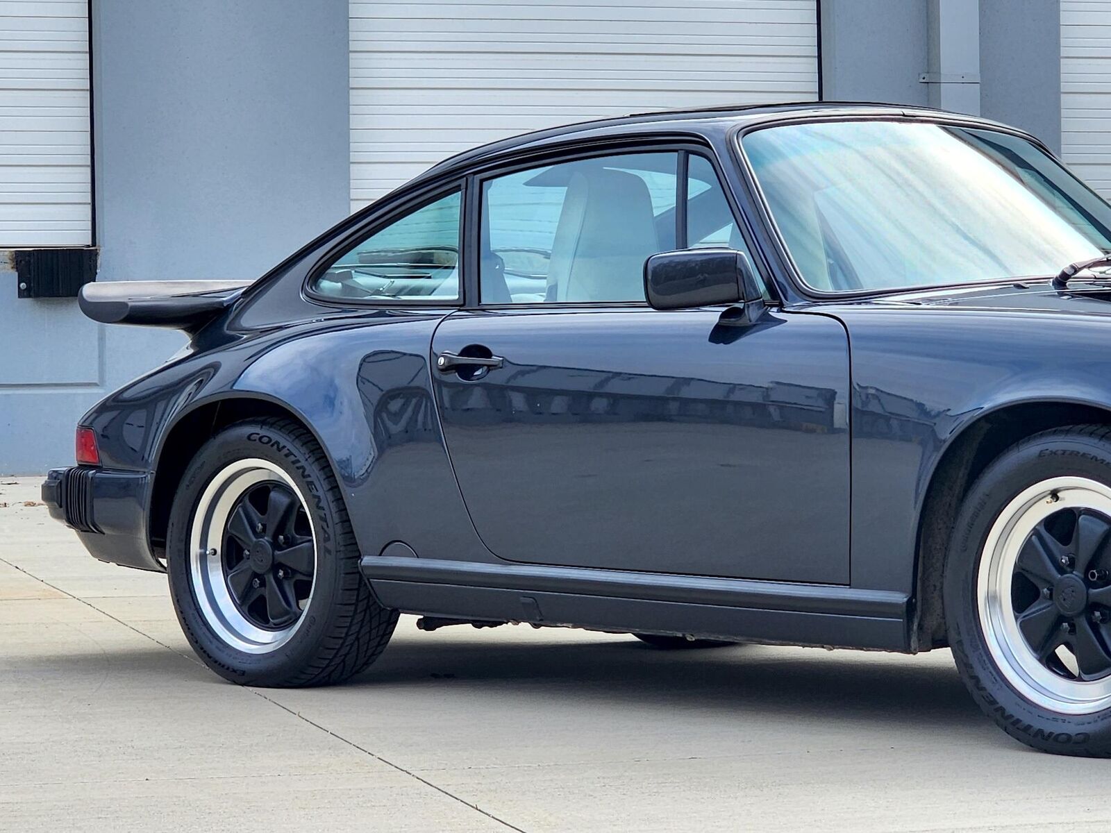 Porsche-911-Coupe-1988-Blue-Beige-56768-22