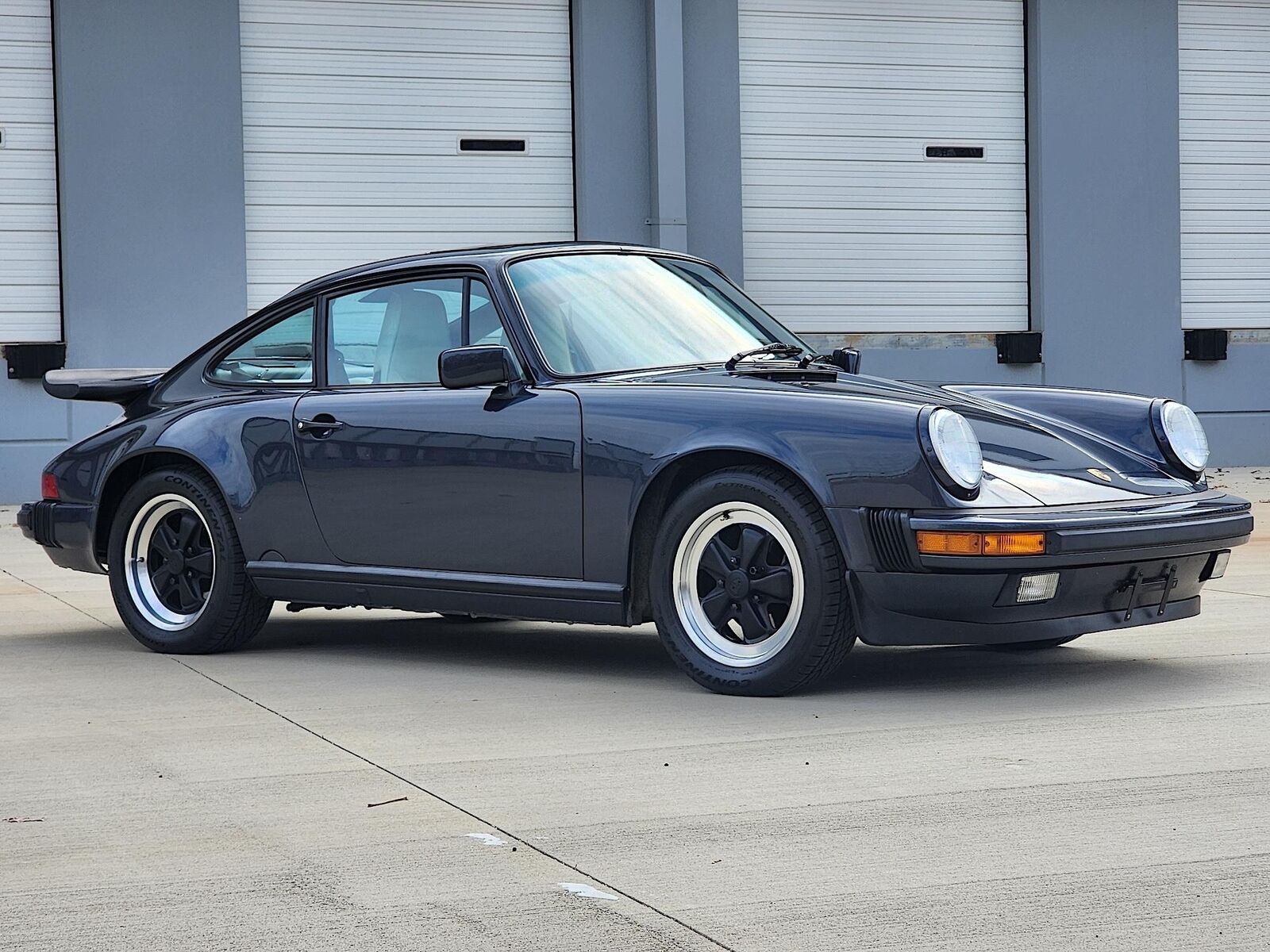 Porsche-911-Coupe-1988-Blue-Beige-56768-24