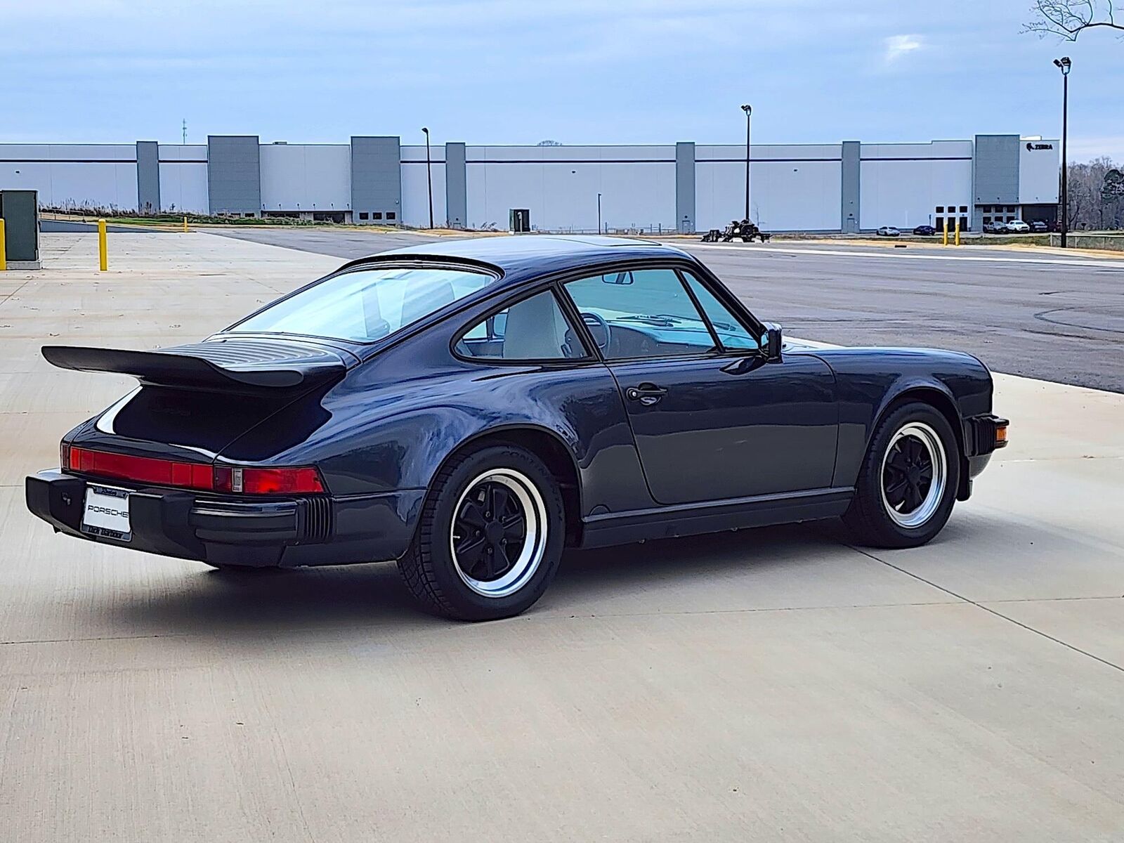 Porsche-911-Coupe-1988-Blue-Beige-56768-3