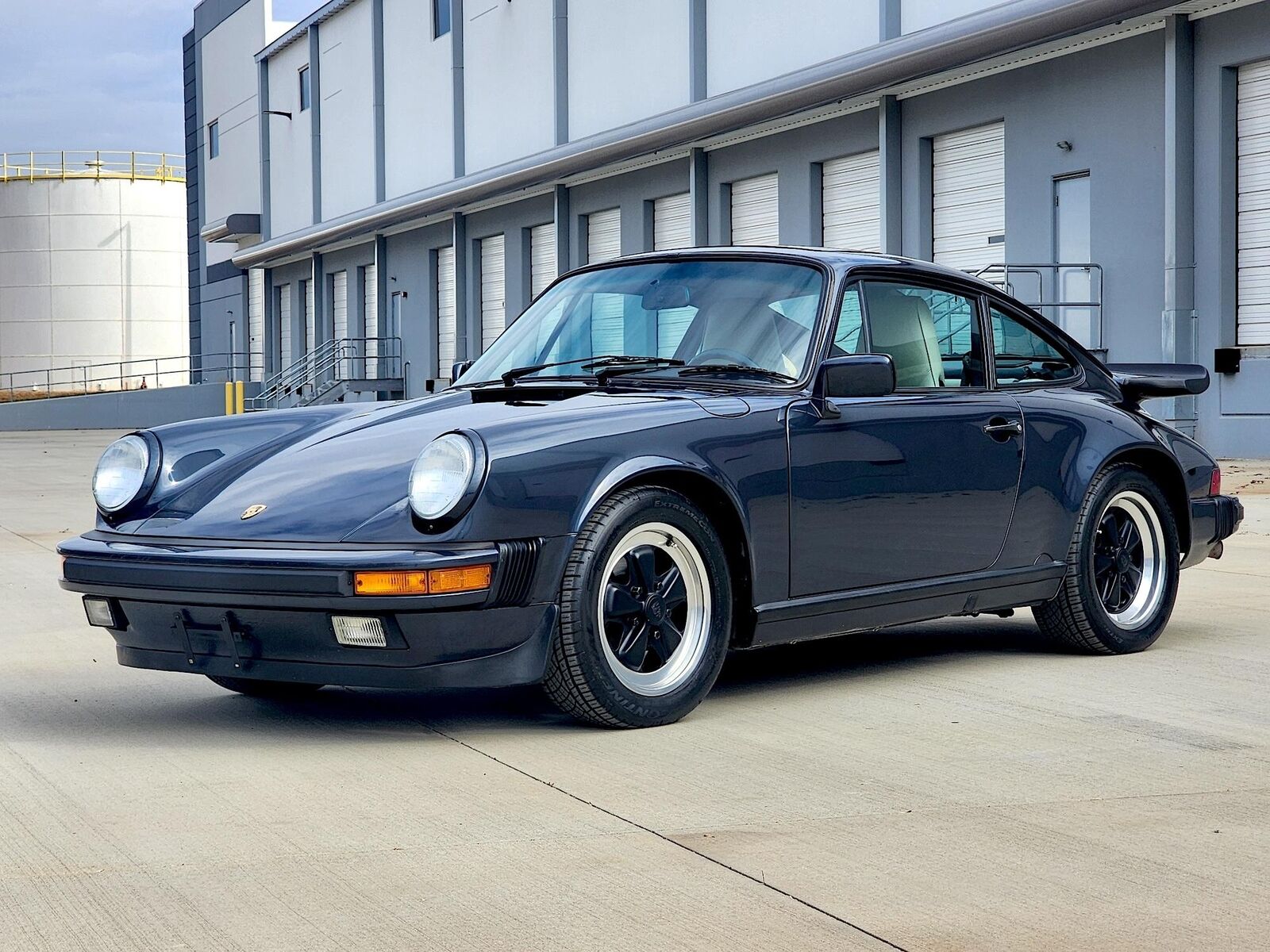 Porsche-911-Coupe-1988-Blue-Beige-56768-7