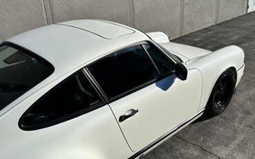 Porsche-911-Coupe-1988-White-Blue-191510-27