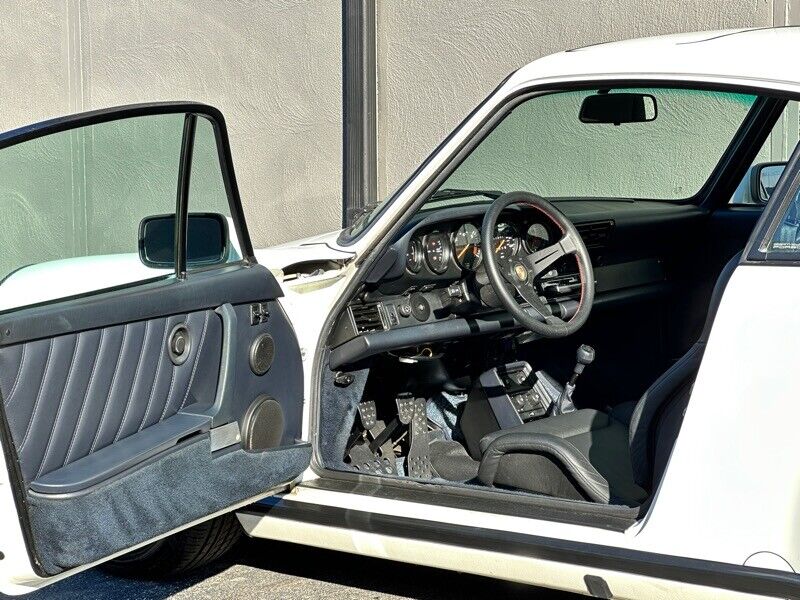 Porsche-911-Coupe-1988-White-Blue-191510-38