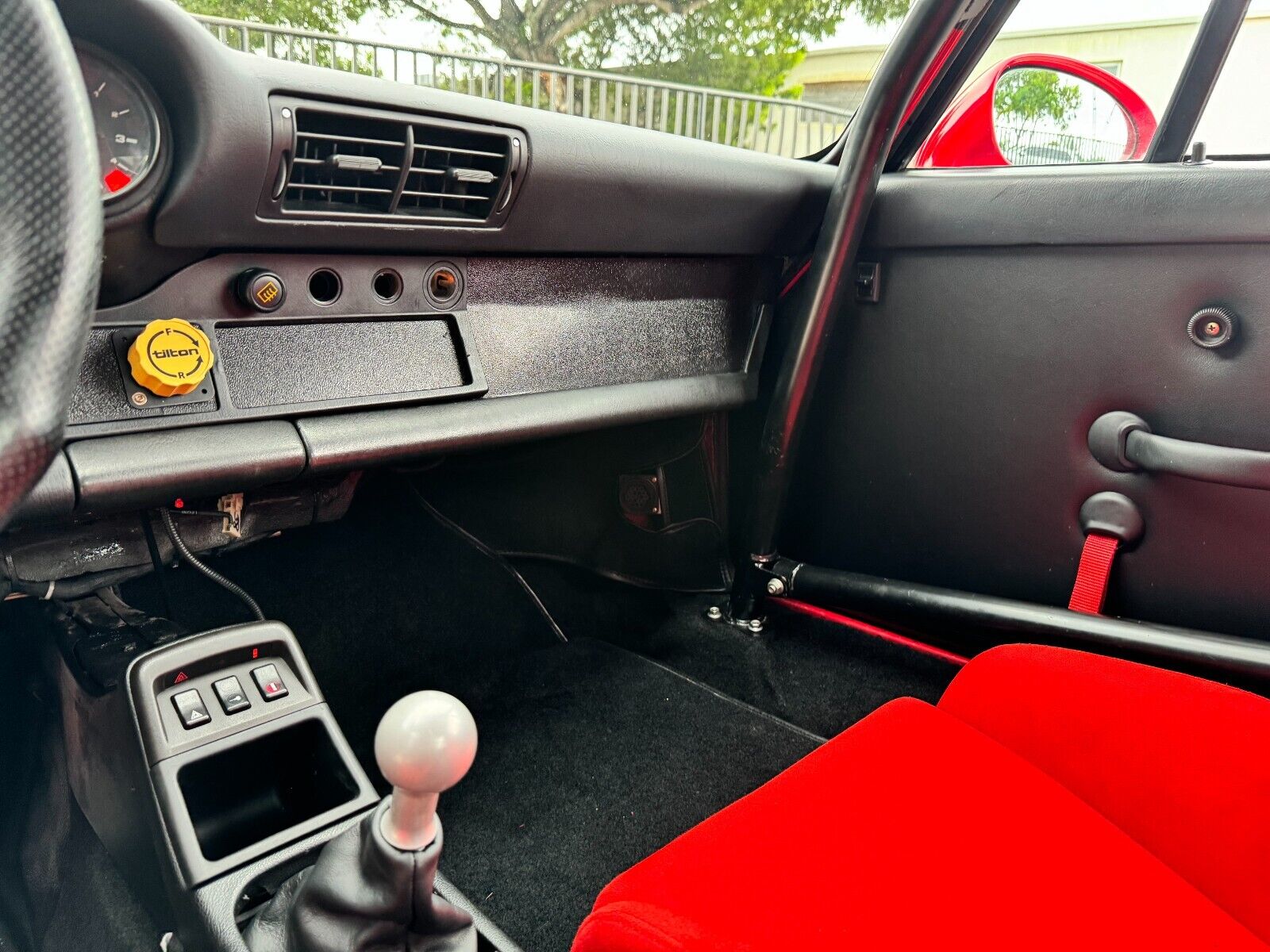 Porsche-911-Coupe-1990-Red-Black-130357-22