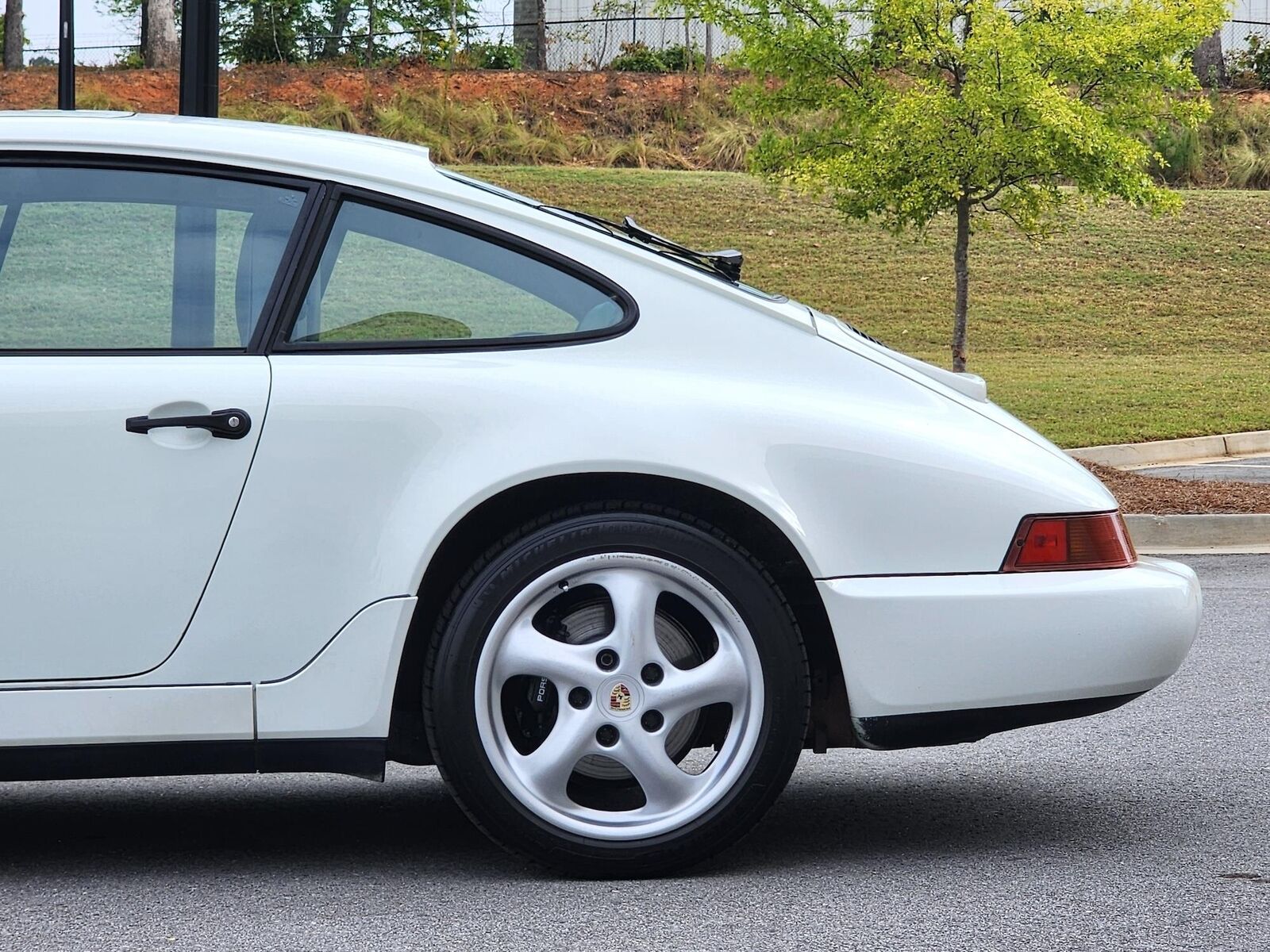 Porsche-911-Coupe-1991-White-Gray-190599-10