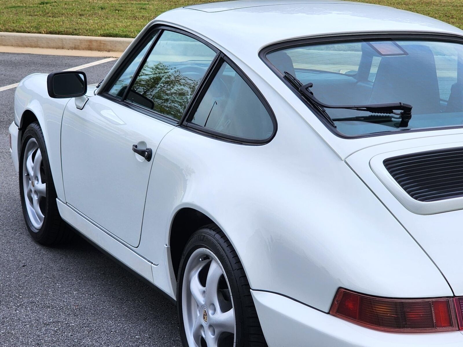 Porsche-911-Coupe-1991-White-Gray-190599-34