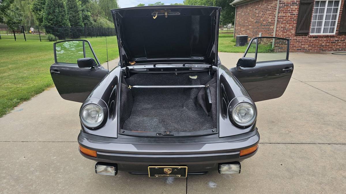 Porsche-911sc-1980-grey-141622-10