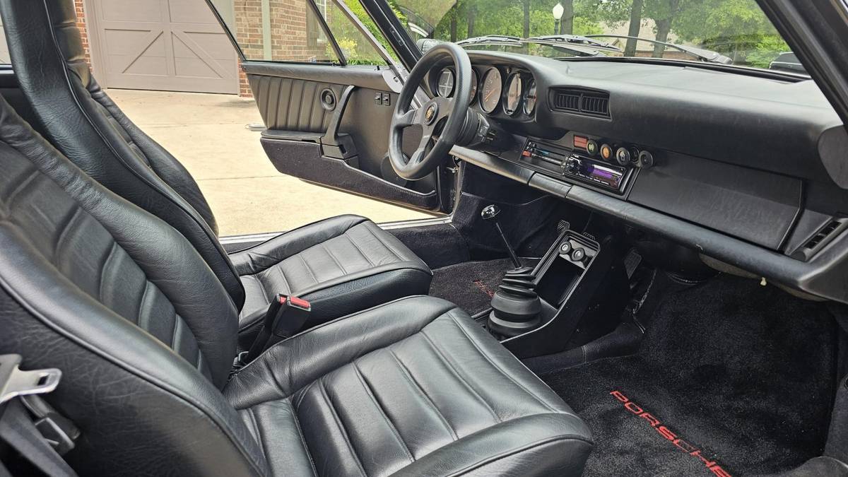 Porsche-911sc-1980-grey-141622-7