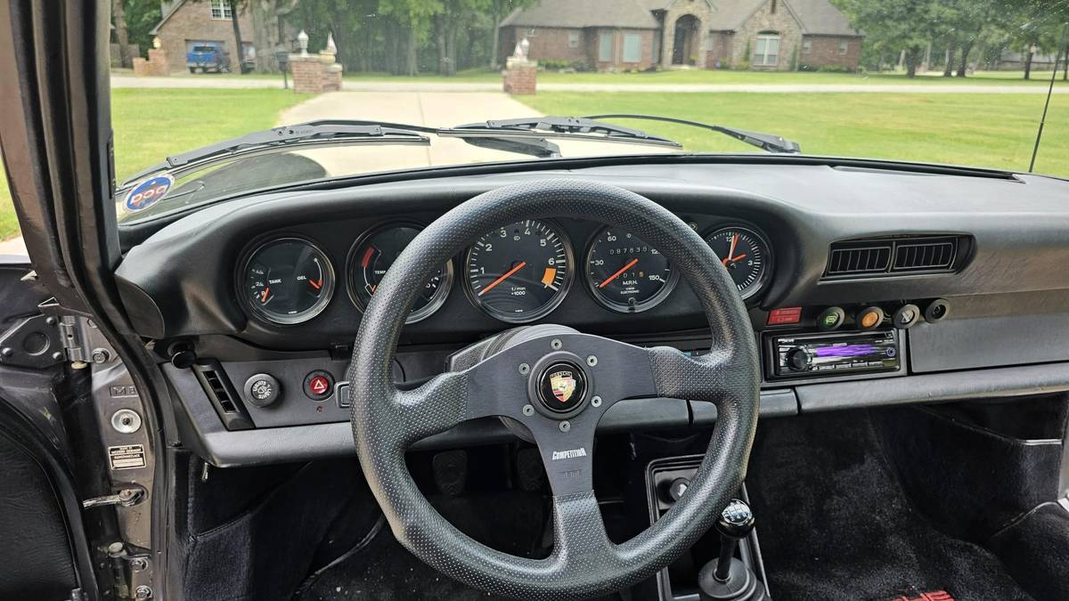 Porsche-911sc-1980-grey-141622-8