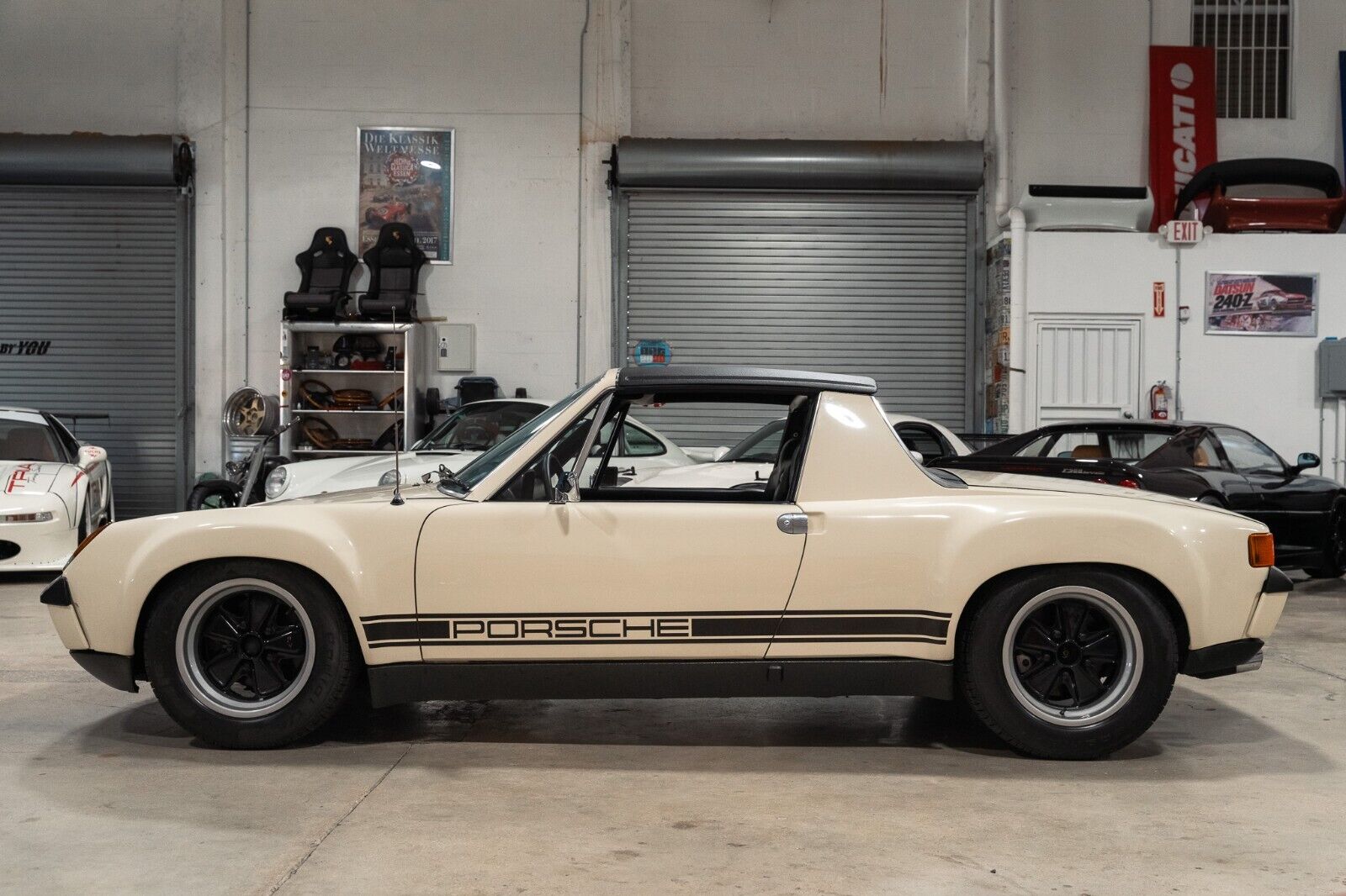 Porsche-914-1971-Light-Ivory-Black-62764-2