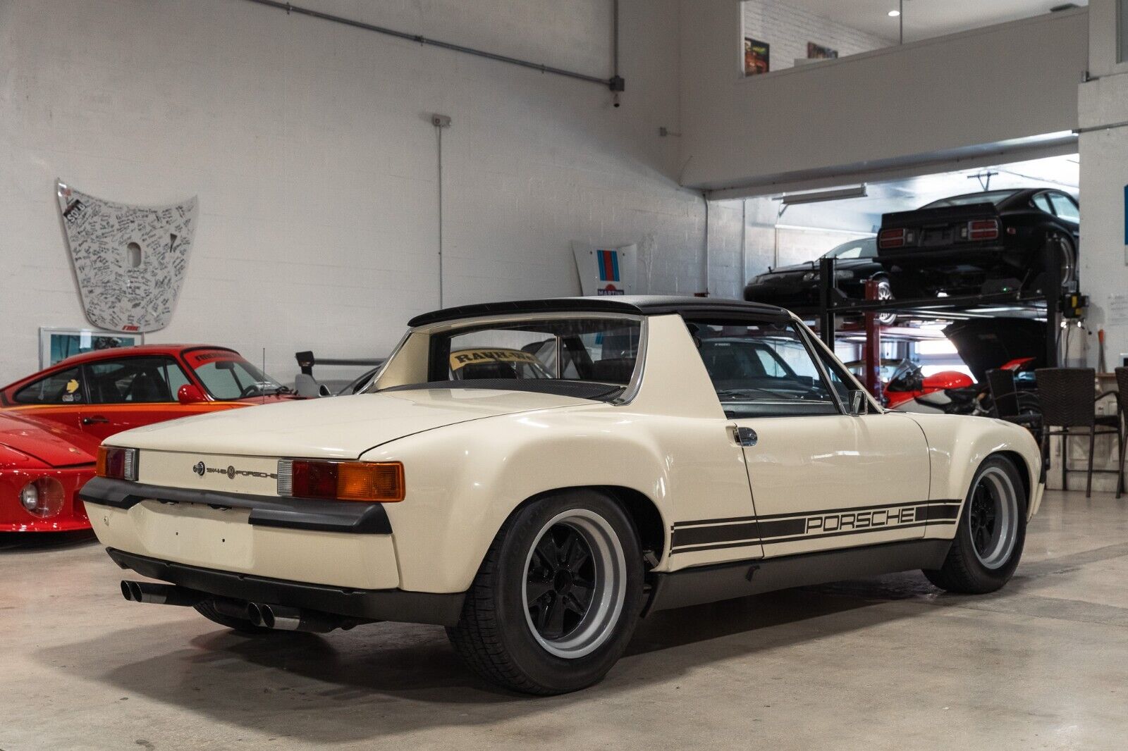 Porsche-914-1971-Light-Ivory-Black-62764-4