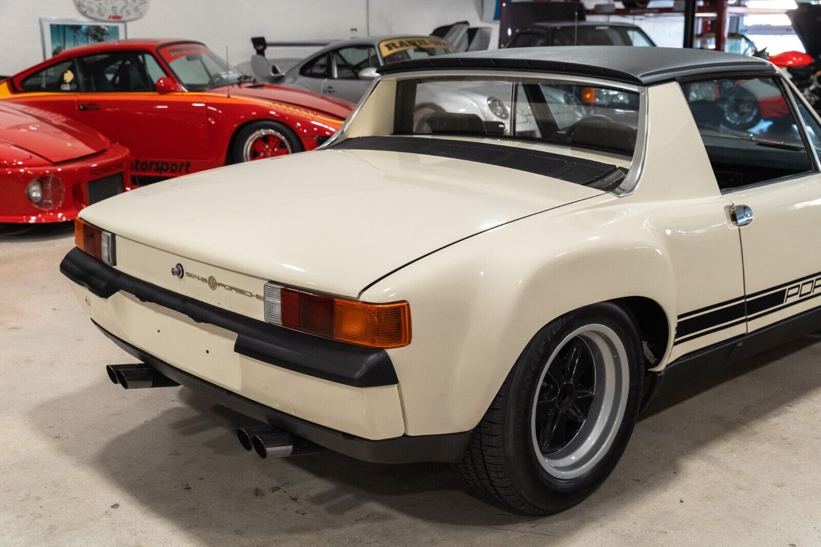 Porsche-914-1971-Light-Ivory-Black-62764-7