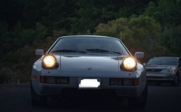 Porsche-928-1981-209214-1